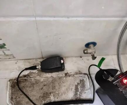 镇江屋顶漏水维修公司分享下卫生间漏水的危害及解决方法